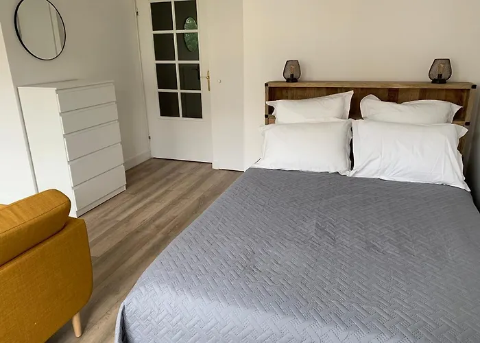 Beautiful Studio Located South Of Paris