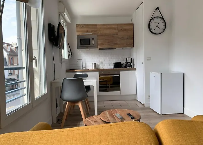 Beautiful Studio Located South Of Paris