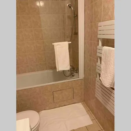 Beautiful Studio Located South Of Paris Bourg-la-Reine Extérieur photo